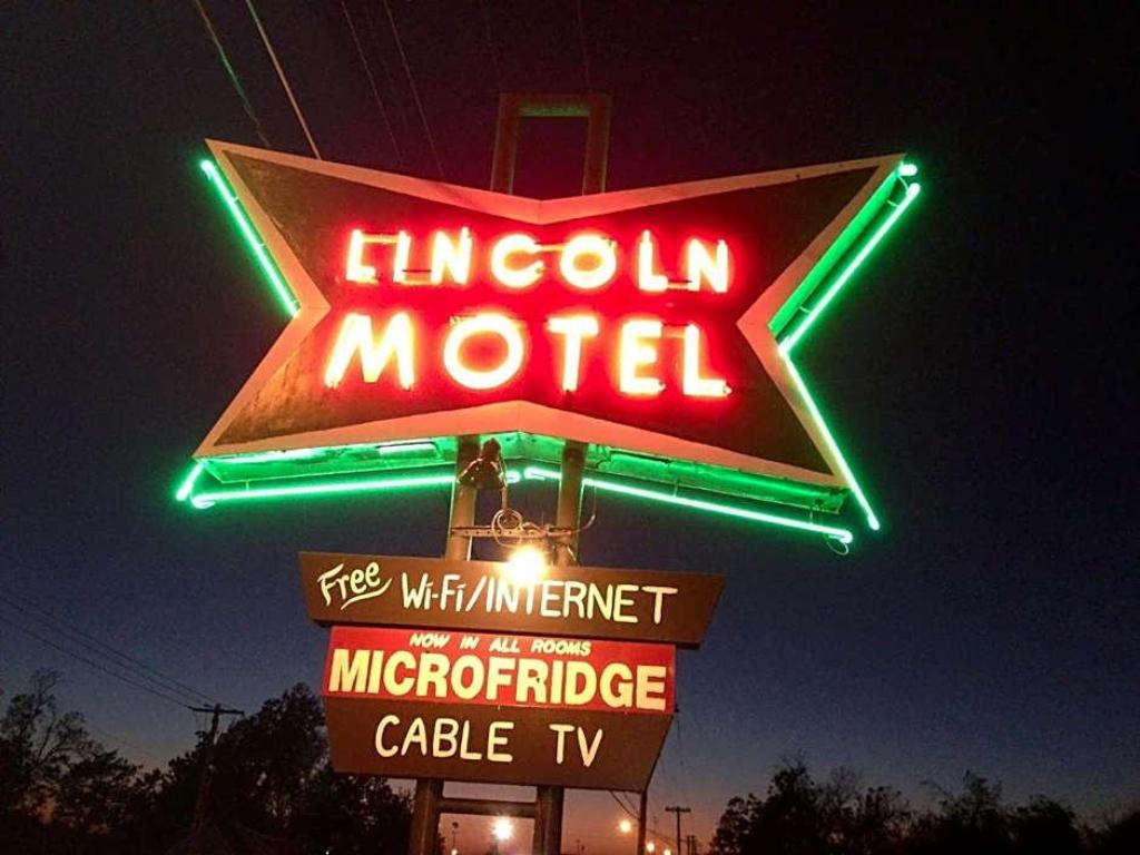Lincoln Motel