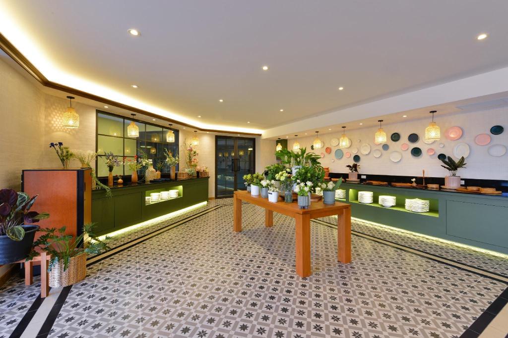 The Raintree Hotel