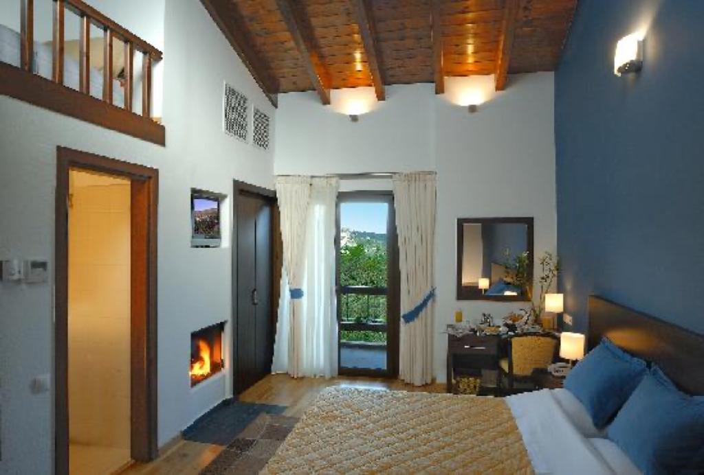 Ampelos Hotel