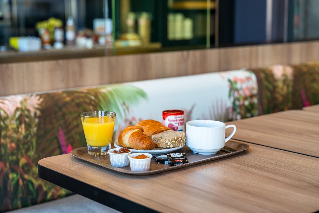 Hotel B&B HOTEL Bois d Arcy Saint Quentin en Yvelines, Frankreich, Bois-d'Arcy (Yvelines). Großes 2