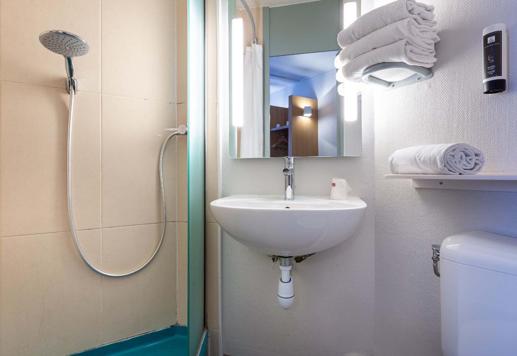 B&B HOTEL Chartres 2 Le Coudray