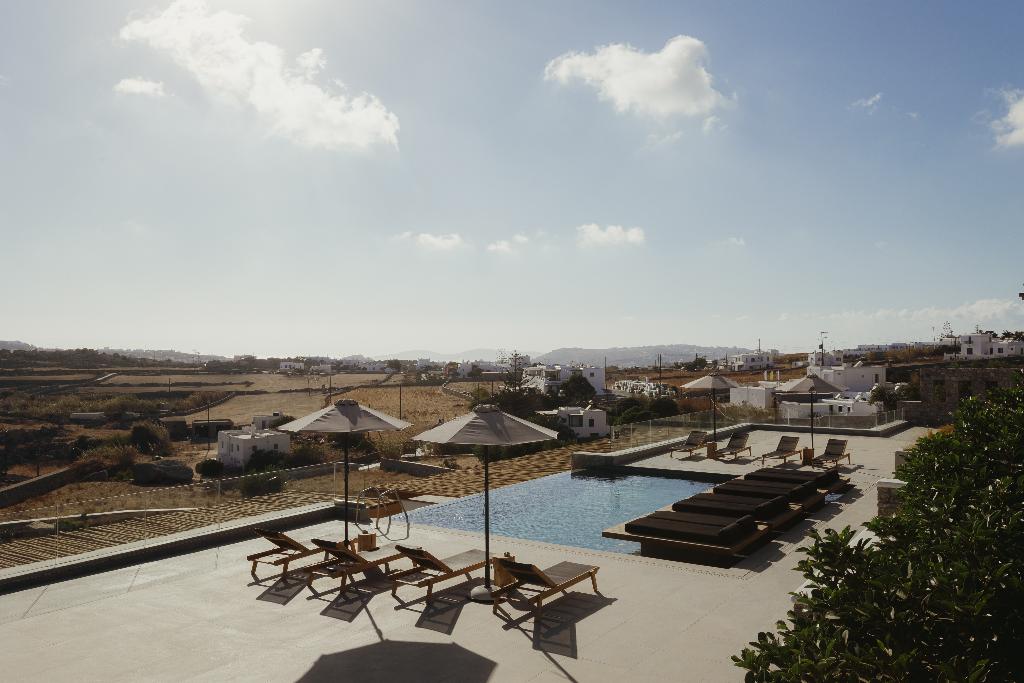 Evi Suites & Villas