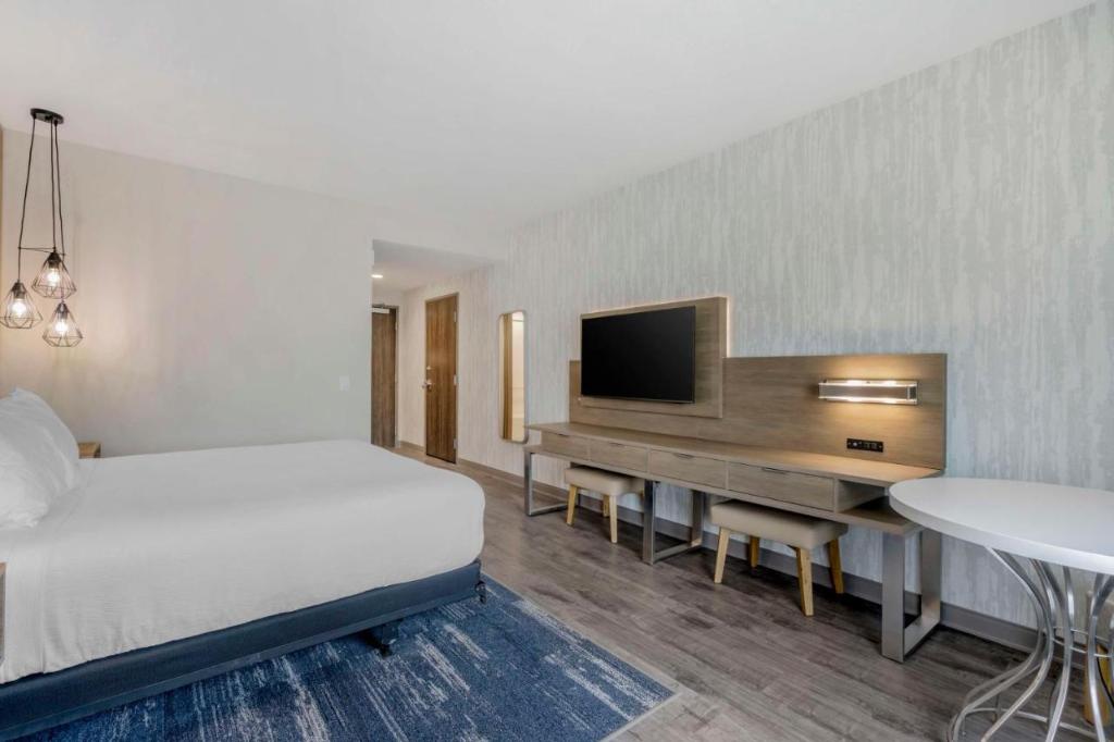 Best Western Plus Winter Haven Inn & Suites 