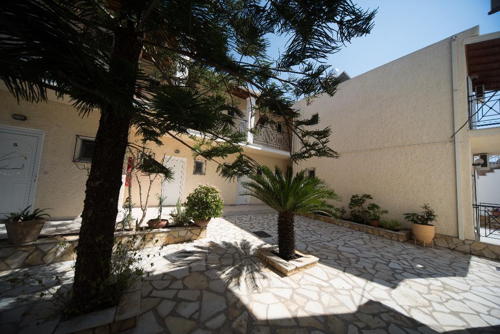 Metaxa Apartments