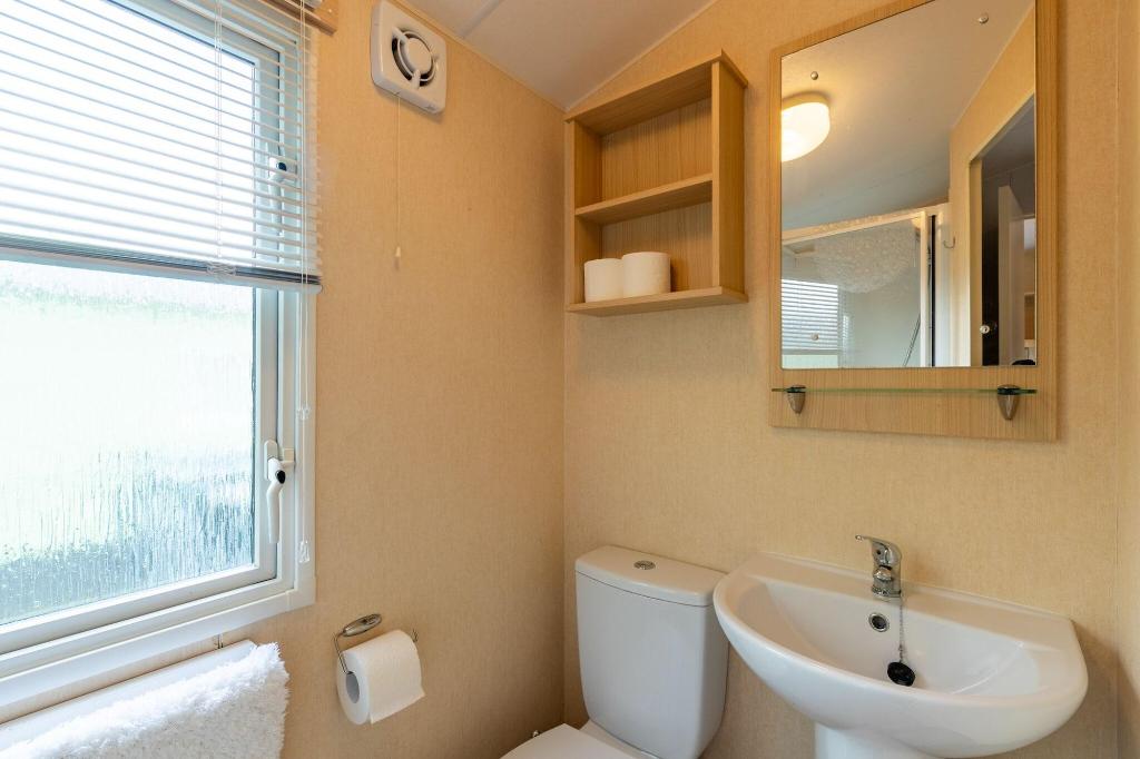 Inside No 9 Retreat