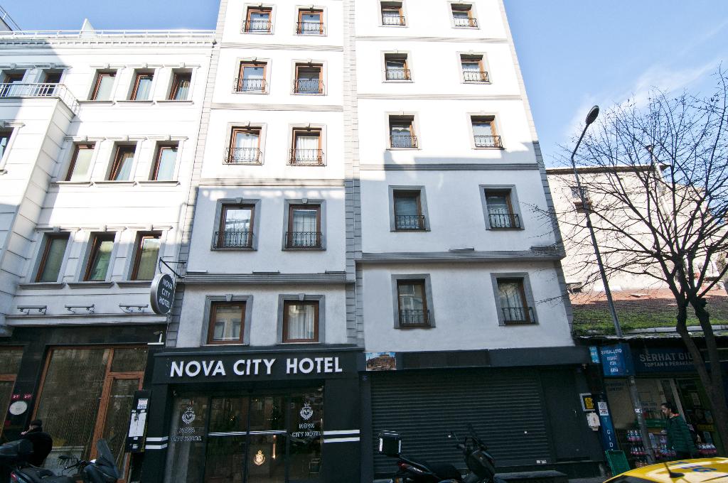 Nova City Hotel