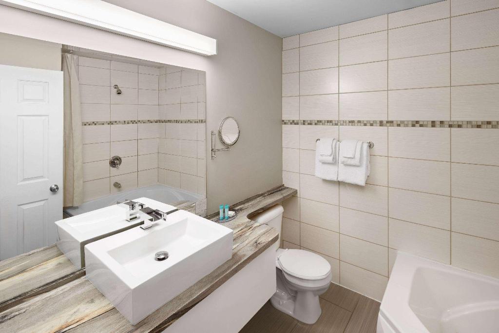 Travelodge By Wyndham Roberval photo 36