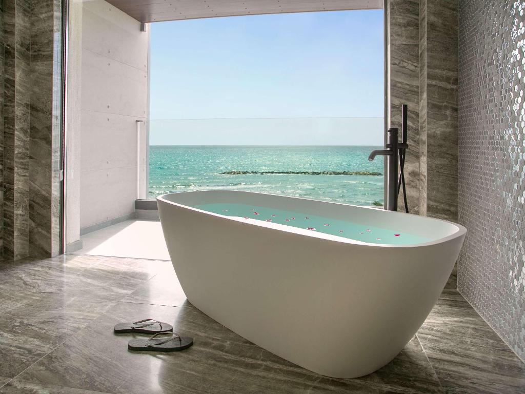Mercure Larnaca Beach Resort