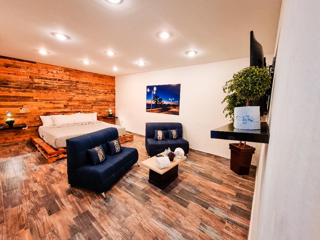 Hostal La Casa De Madera