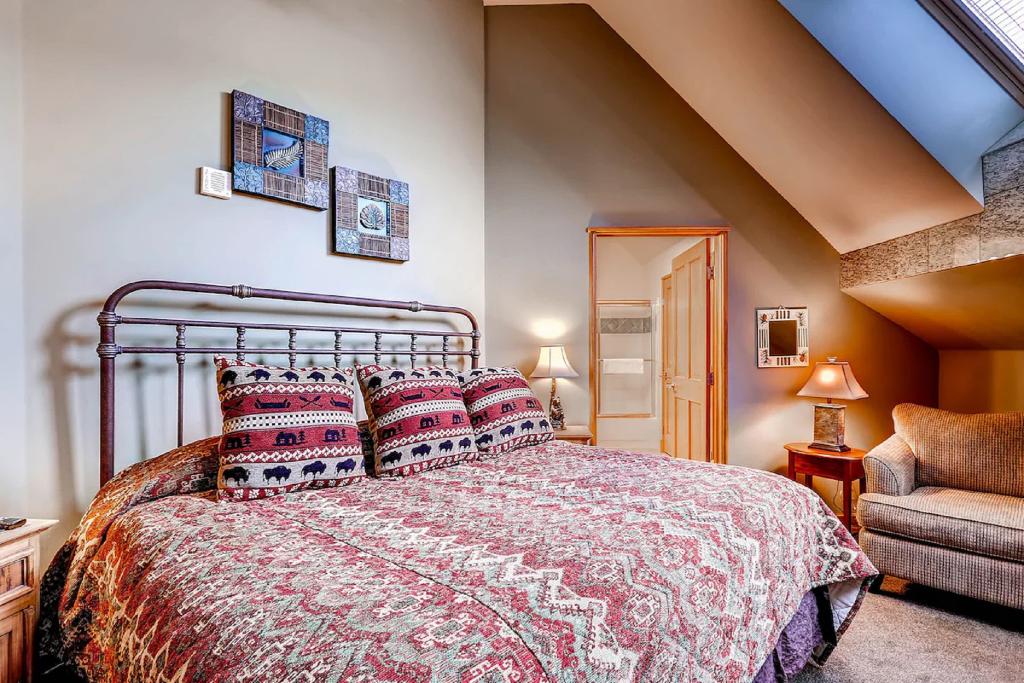 Jackpine & Black Bear Condos by Vail Resorts