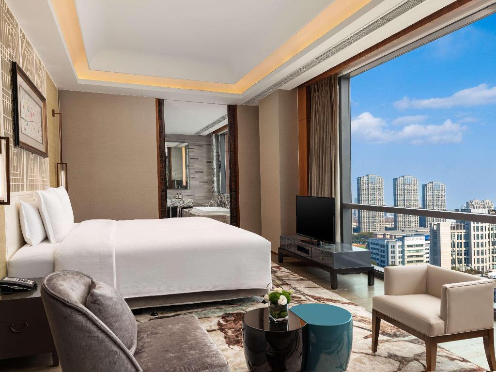 Pullman Haining