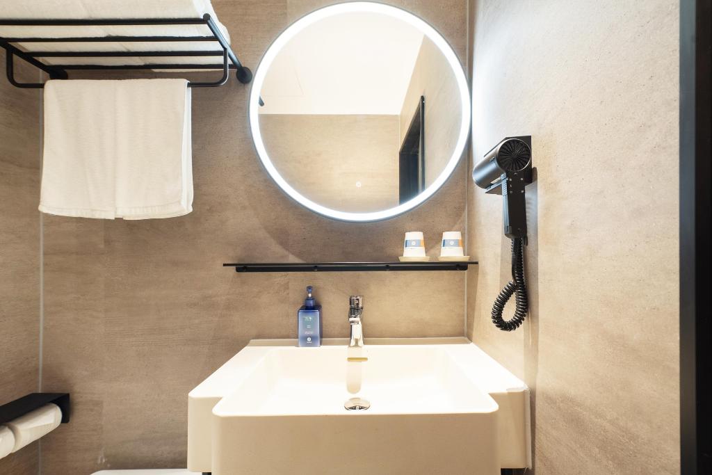 Hanting Hotel Shanghai Xujiahui Puhuitang Road
