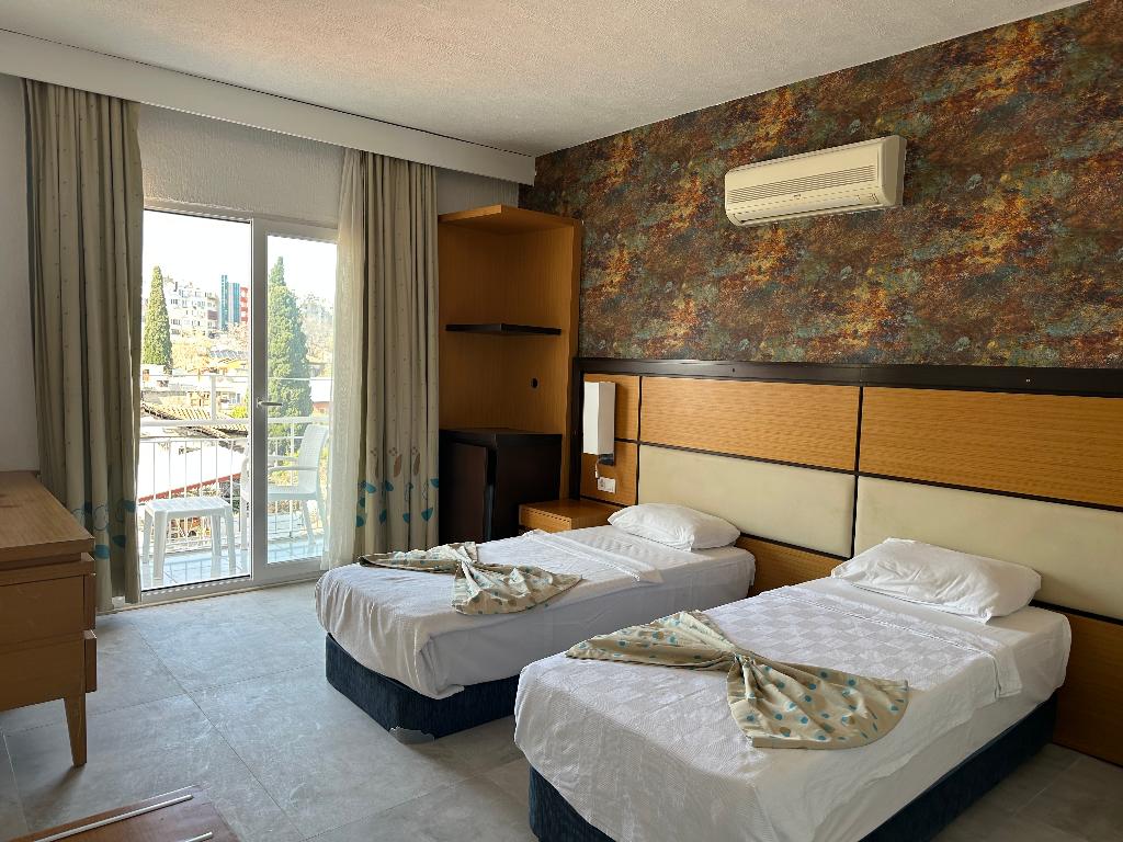 Ramona Kale Hotel