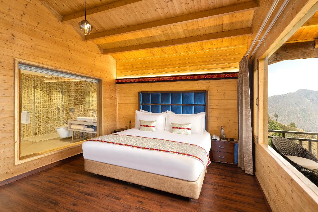 JuSTa Luxe Cliffend Resort and Spa