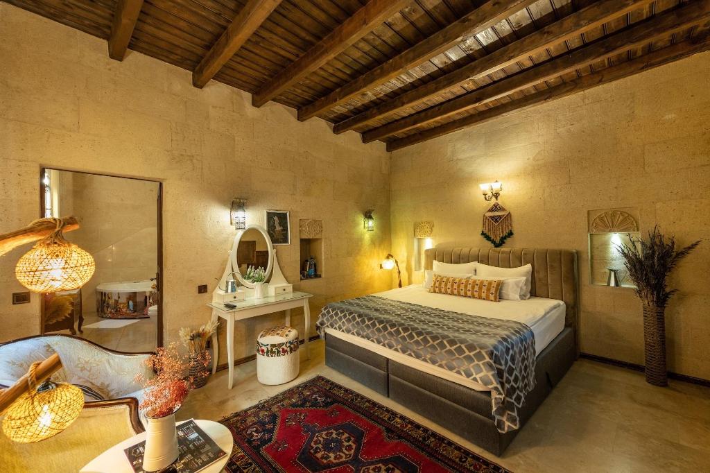 Aurora Cave Hotel
