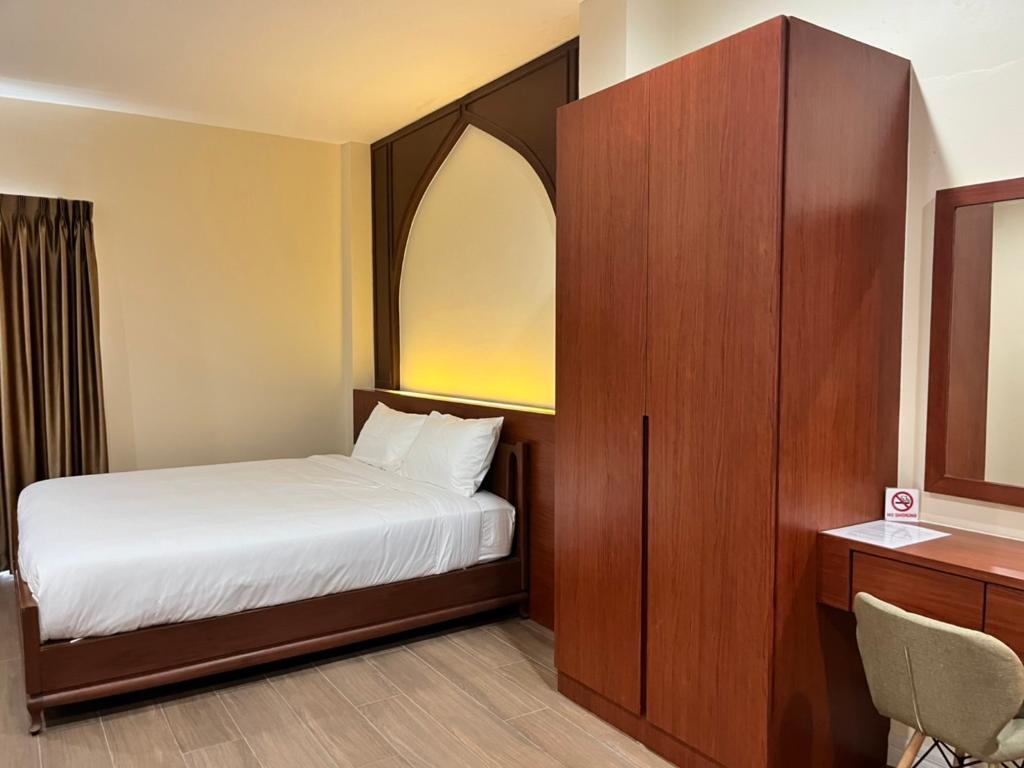 Anwari Hotel By Zuzu