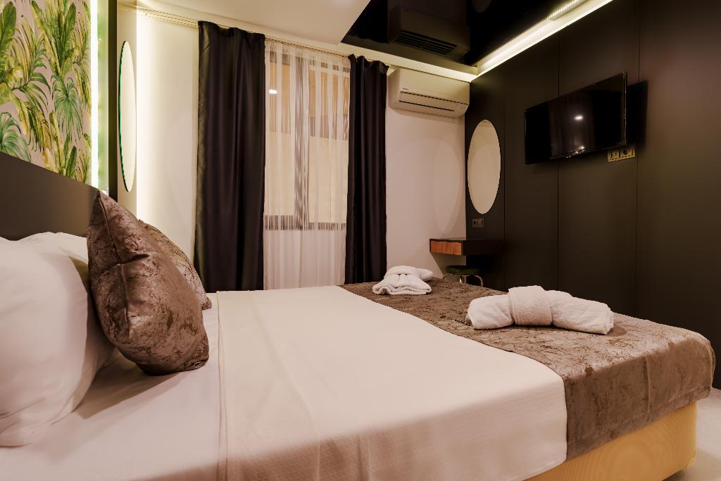 Mrt Suites Lara