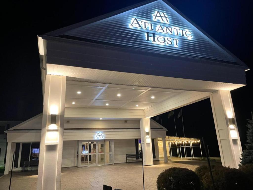 Atlantic Host Hotel, Trademark Collection by Wyndh