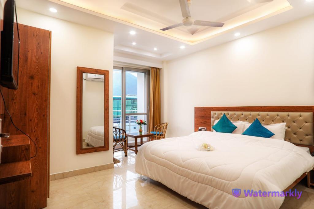 Hotel Dhakad Gold