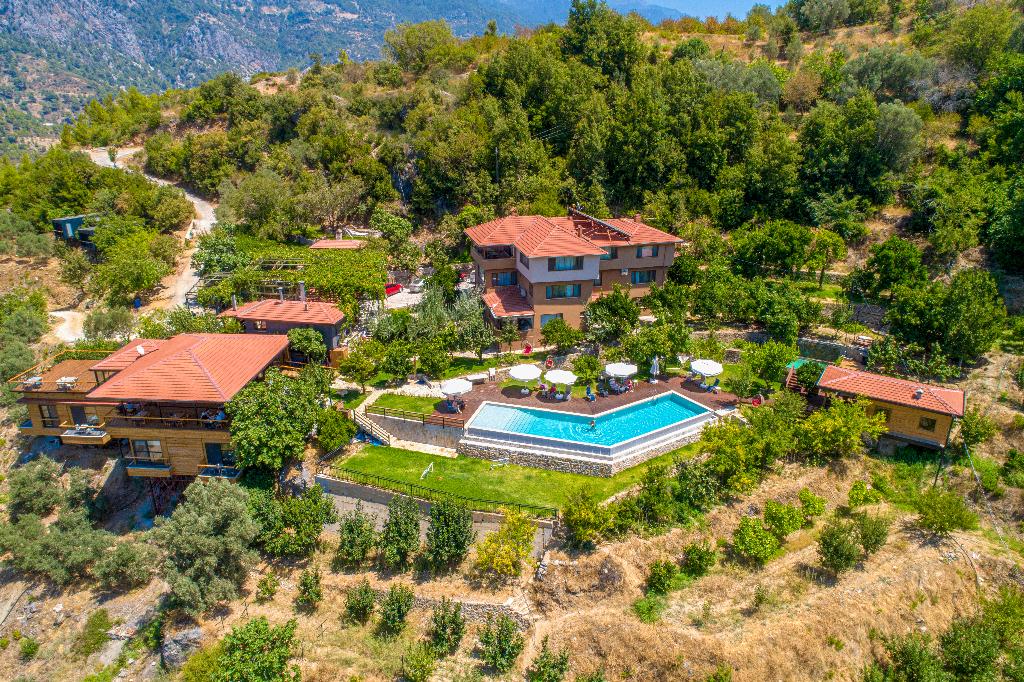 AVENA MOUNTAIN HOTEL