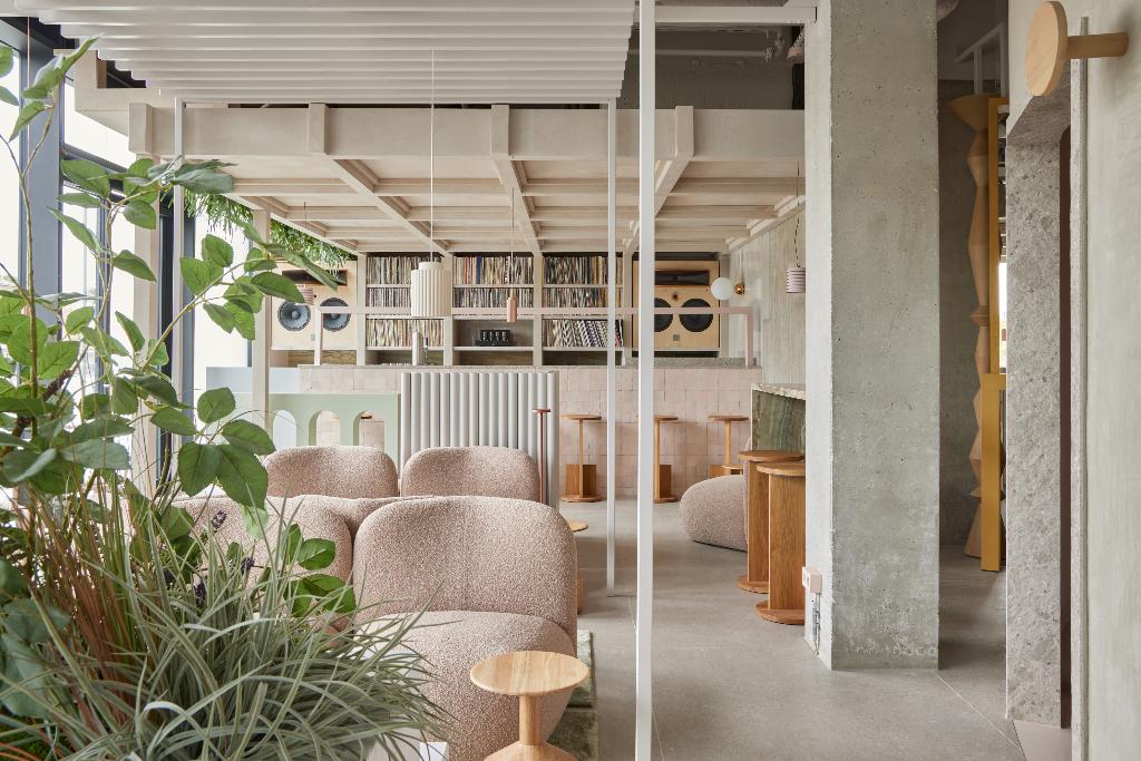 Hotel Locke at East Side Gallery, Friedrichshain, Deutschland, Berlin. Großes 13