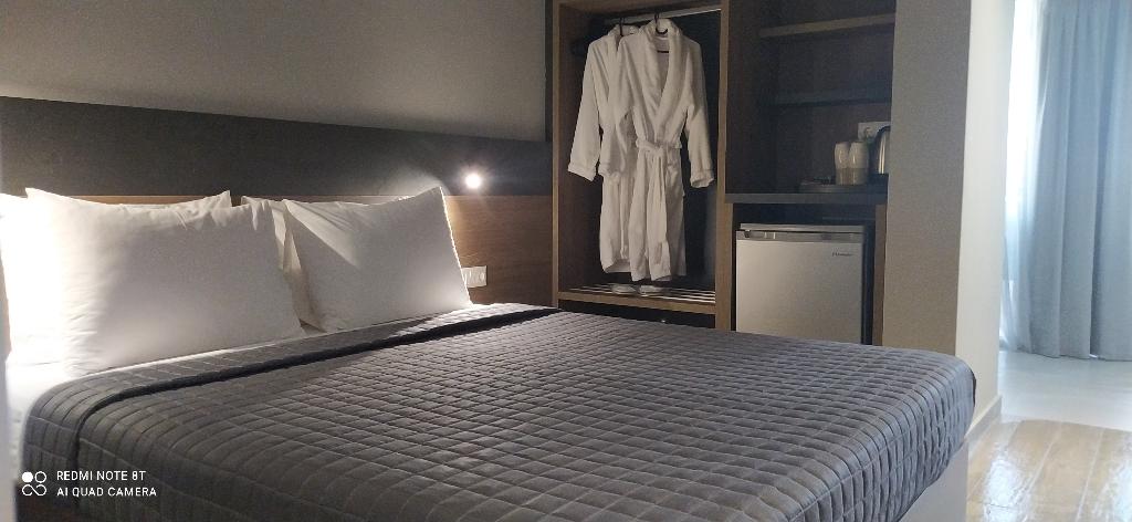 Elizabeth Queen Luxury Rooms