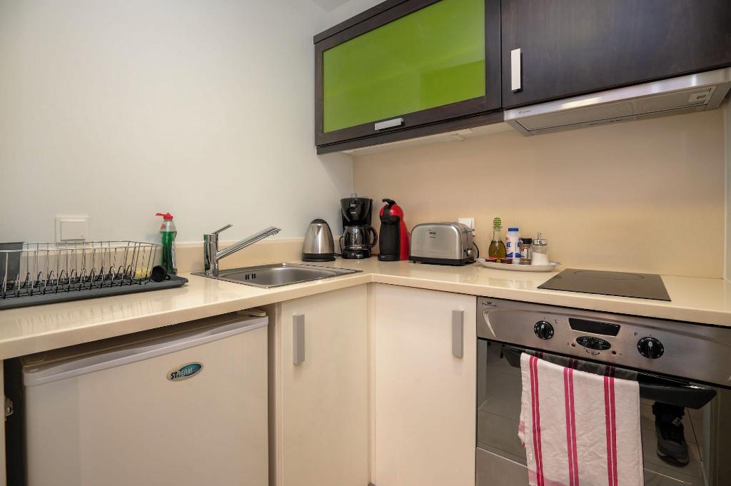 Vivian Art Apartments