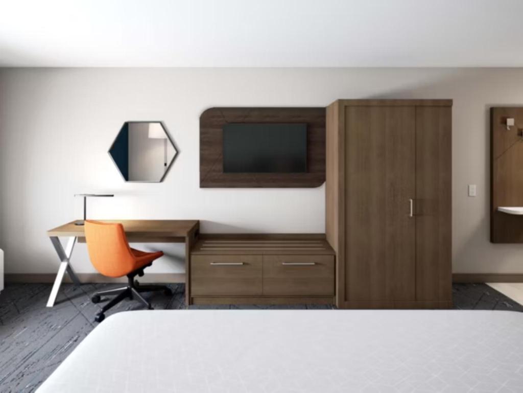 Holiday Inn Express Suites Meridian Boise West