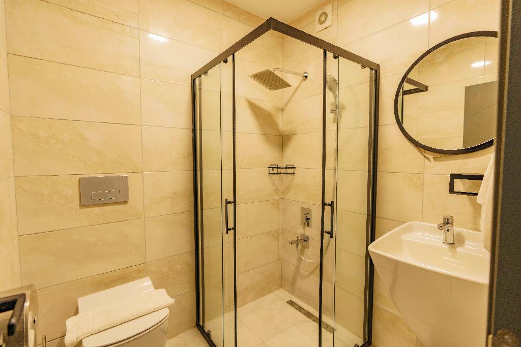 Macartasi Hotel