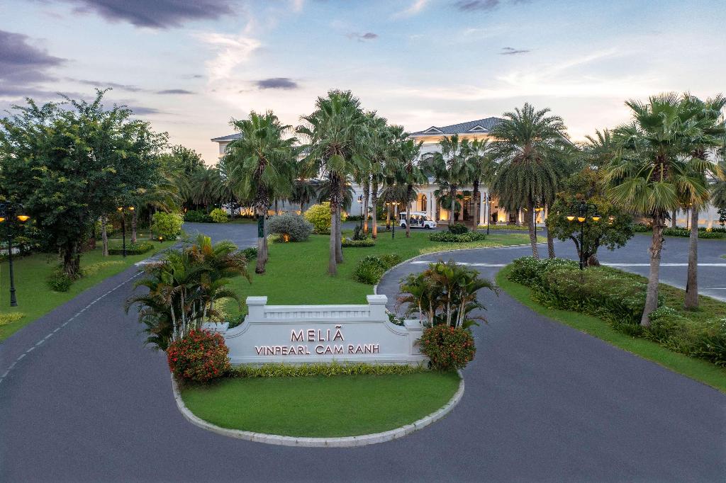 Melia Vinpearl Cam Ranh Beach Resort