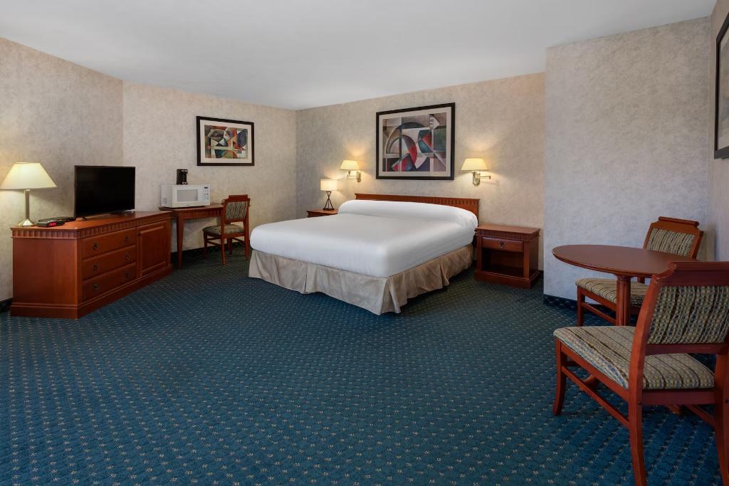 Travelodge By Wyndham Amherst