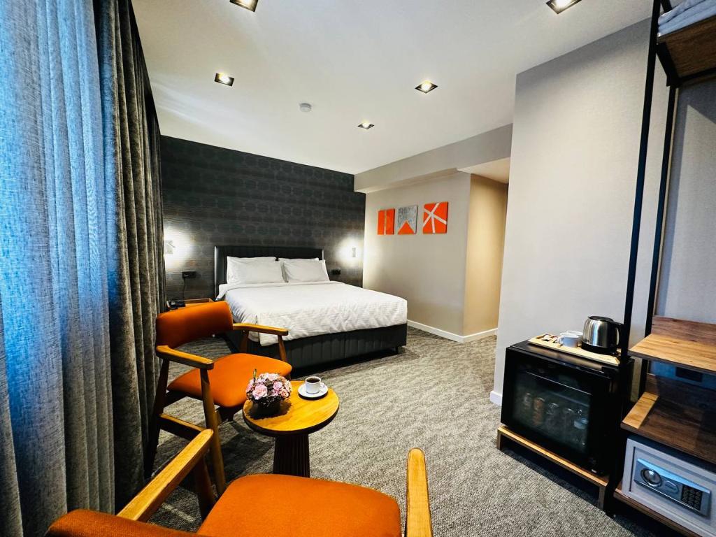 Rexee Hotel