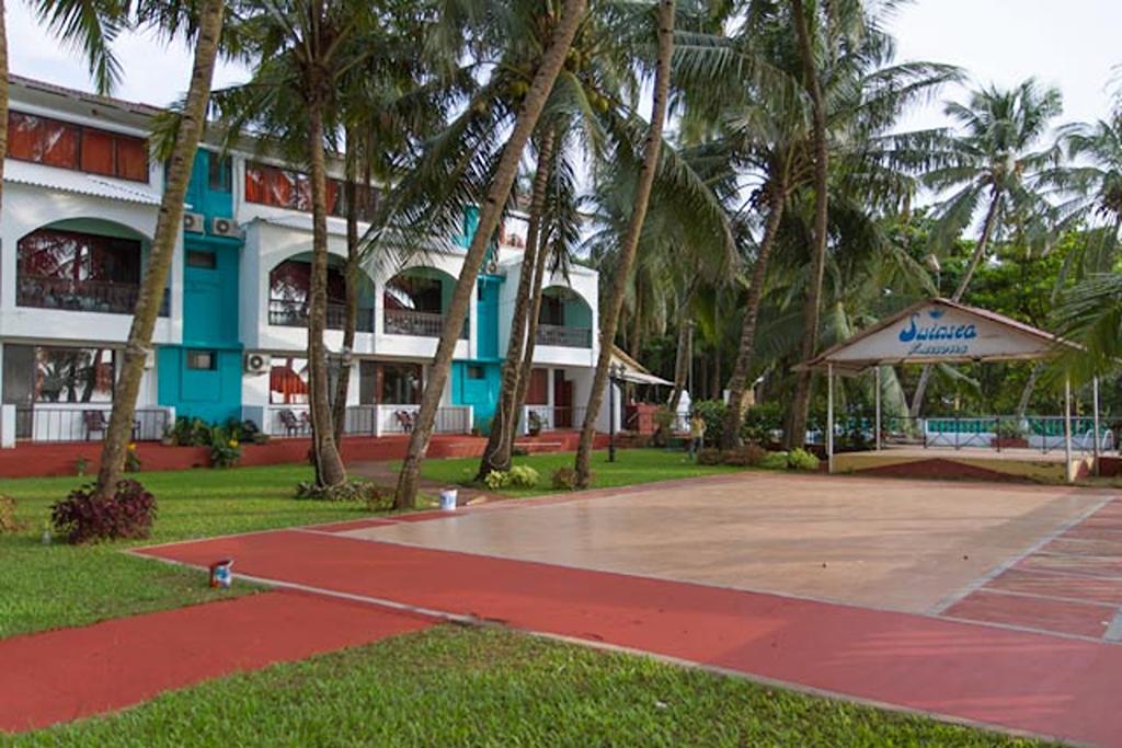 Swim Sea Beach Resort By Zuzu
