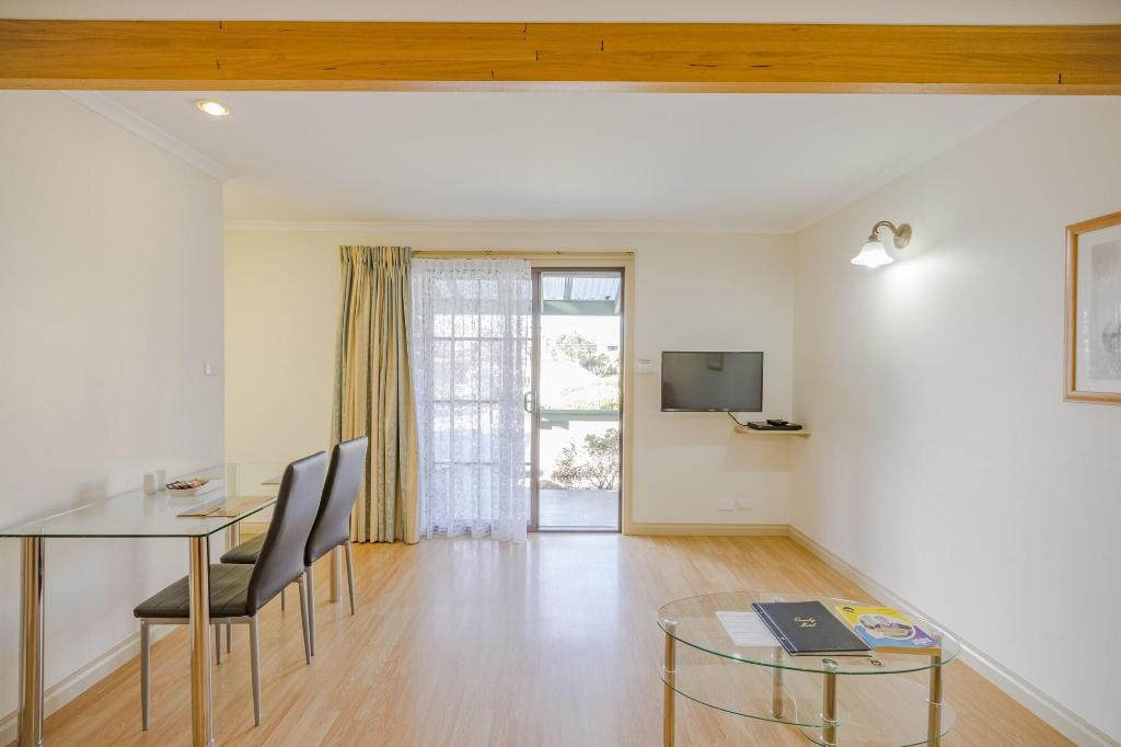 Queechy Cottages
