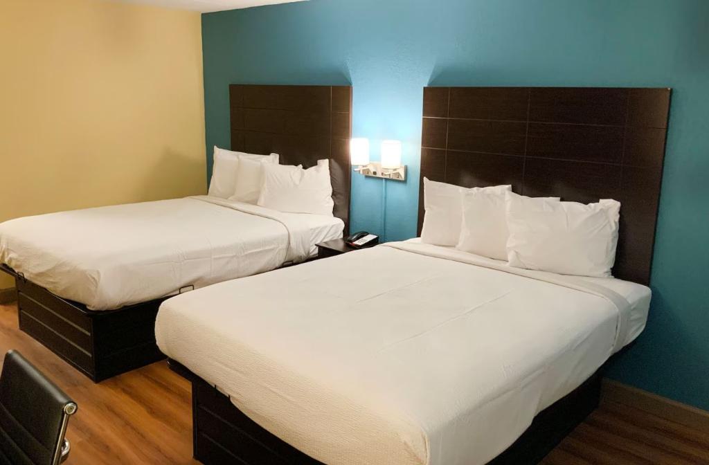 Days Inn by Wyndham Troy IL