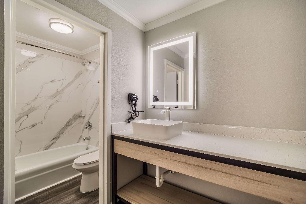 Mainstay Suites