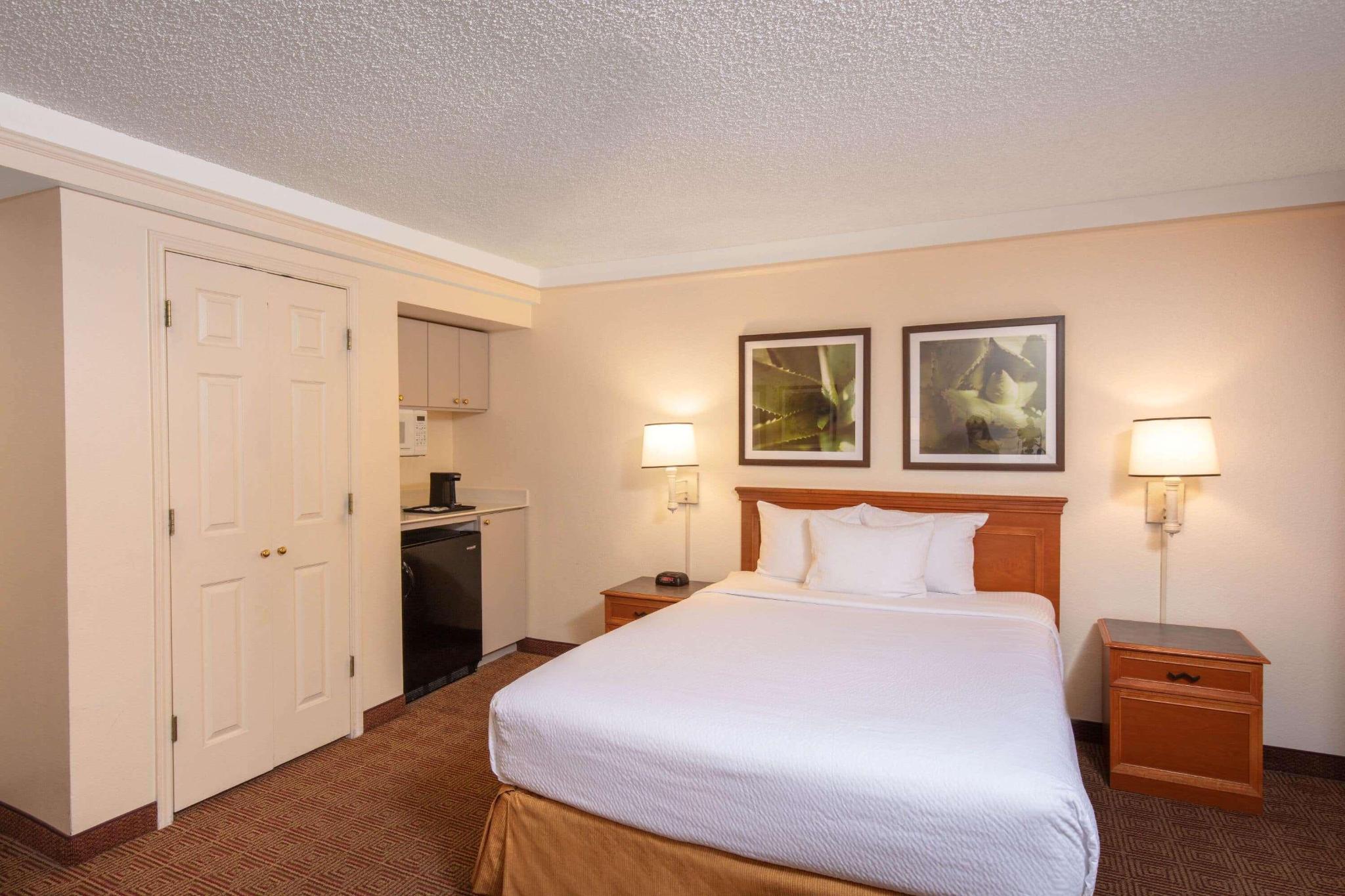 hotel-thumb