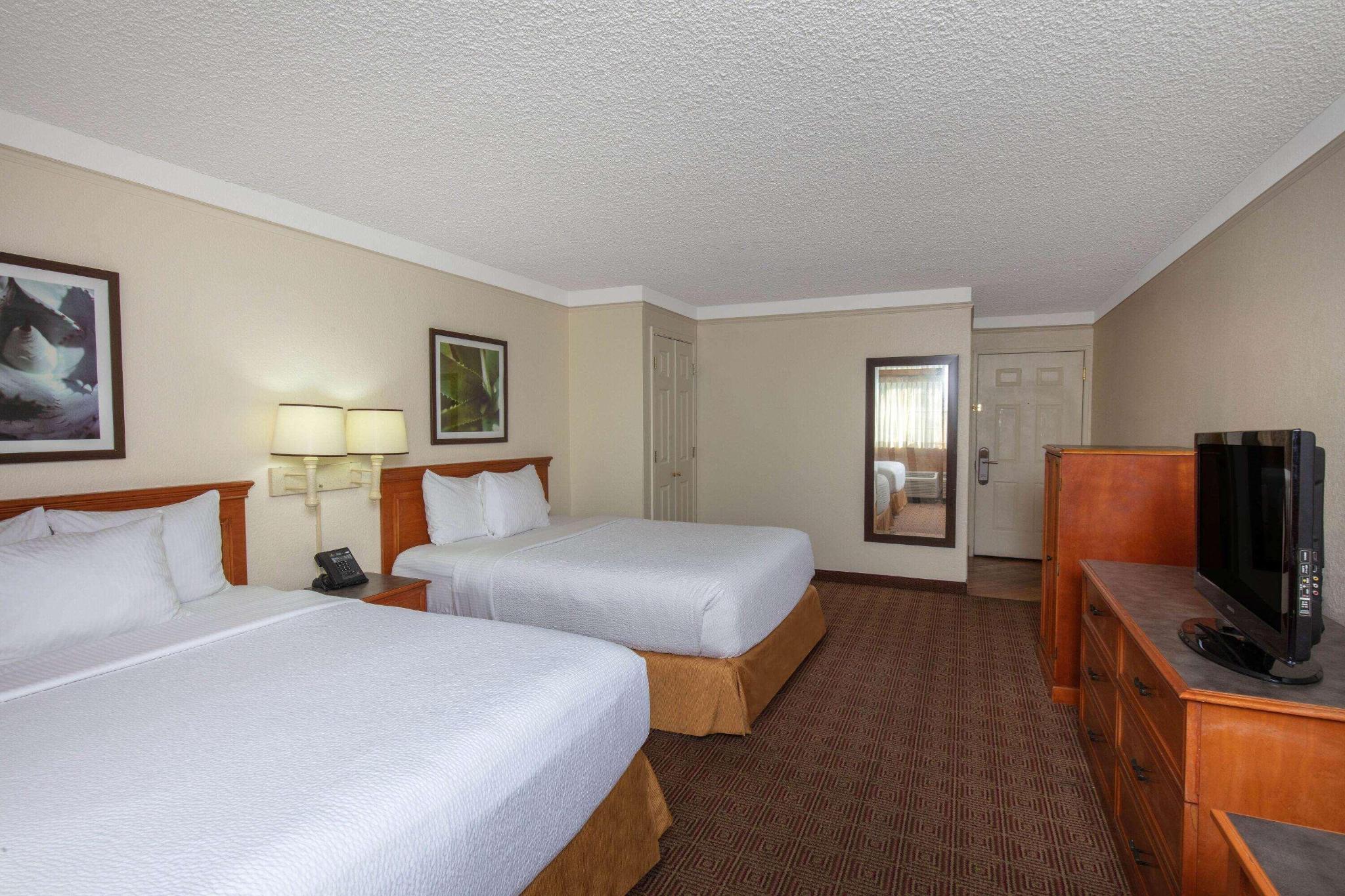 hotel-thumb