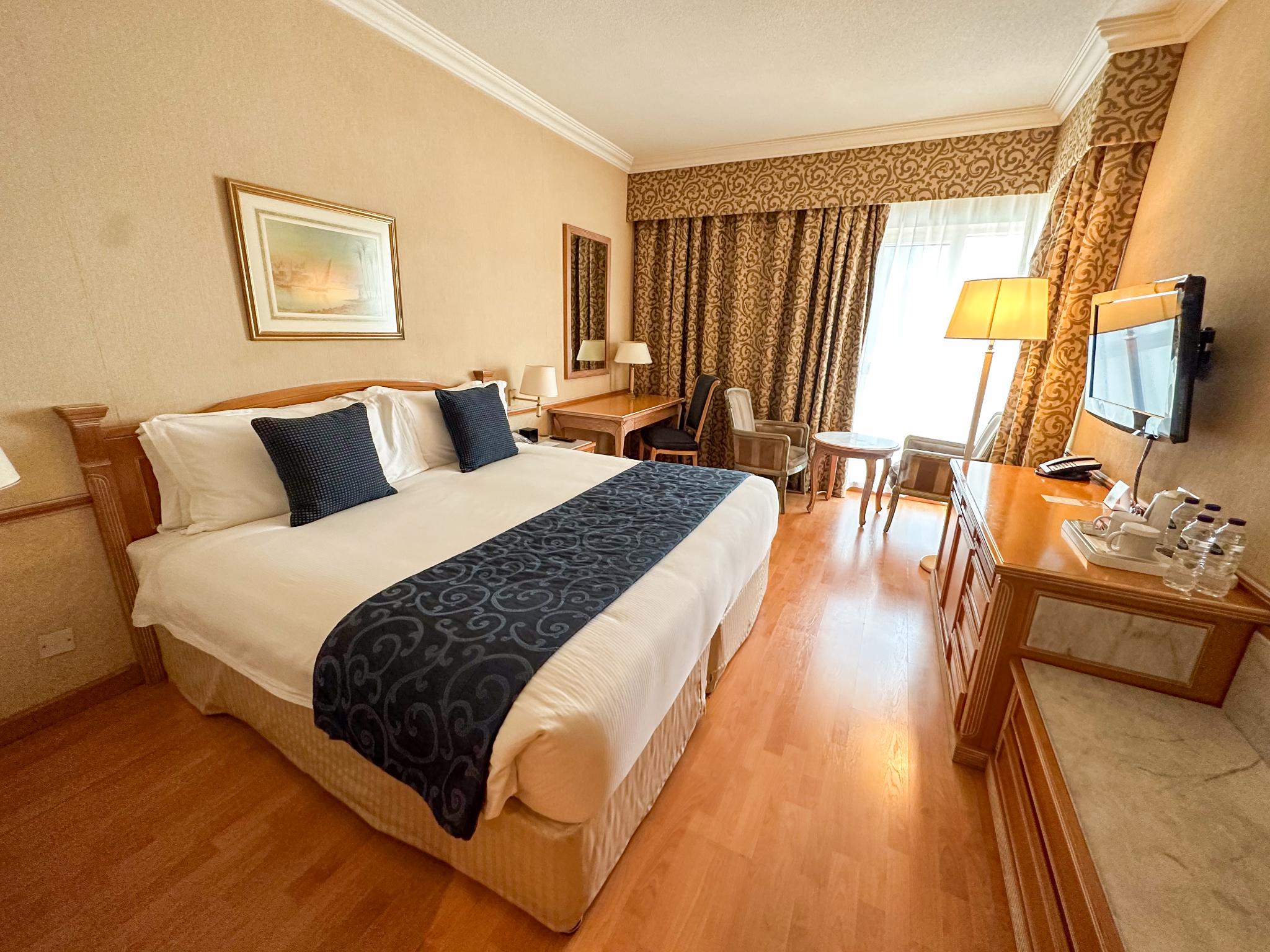 hotel-thumb