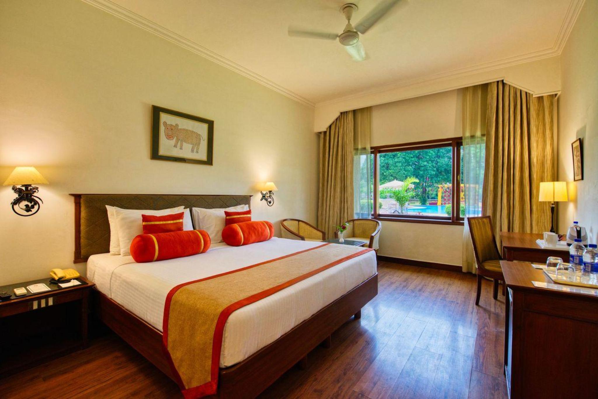 Deluxe King Bed Pool View Room