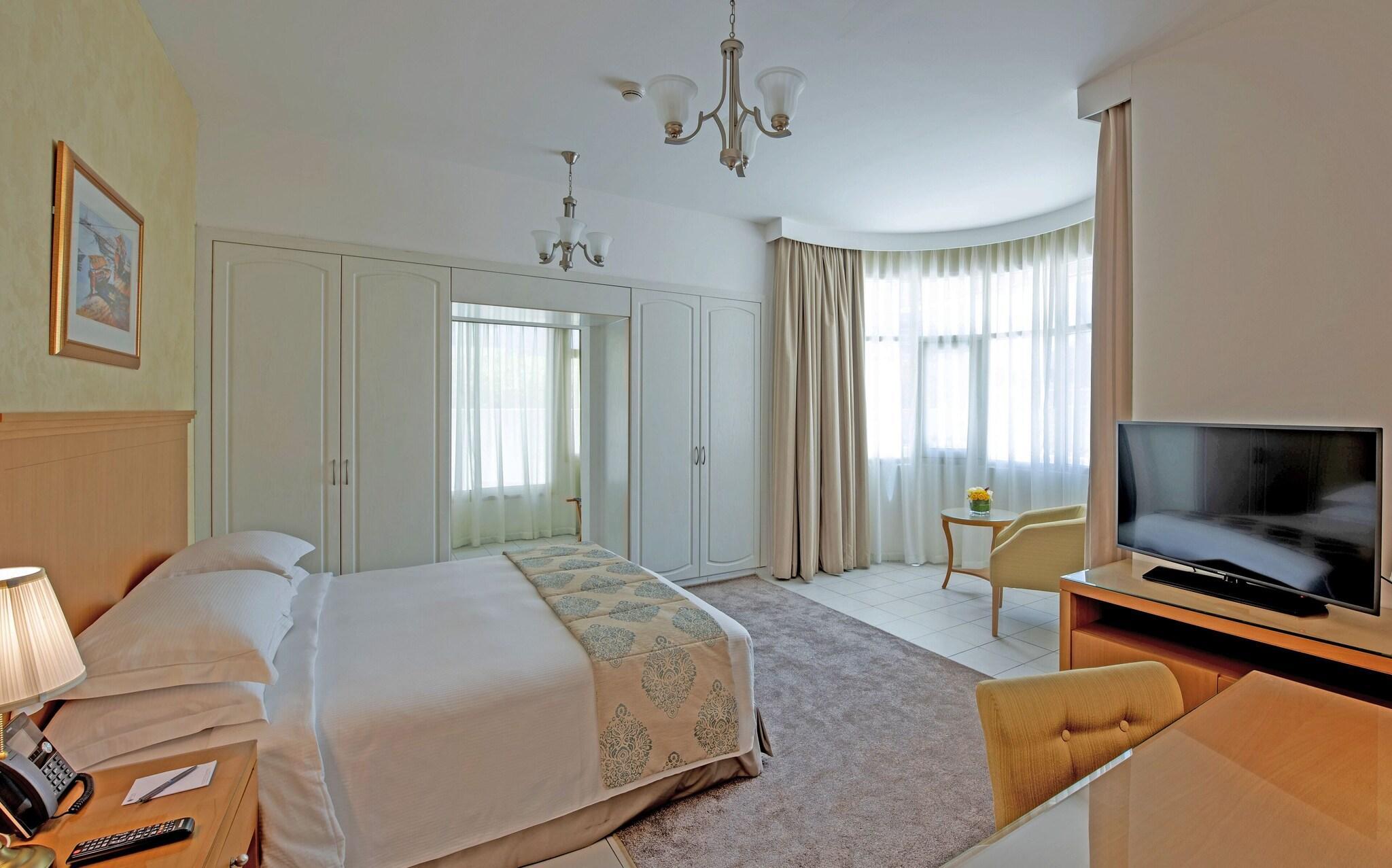 hotel-thumb