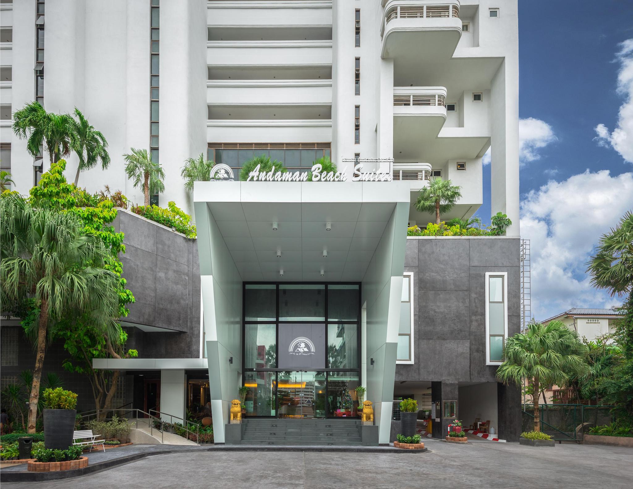 Andaman beach suites. Andaman Beach Hotel Phuket. Andaman Beach Suites 4*. Андаман отель Пхукет букинга. Andaman Sea view Hotel.
