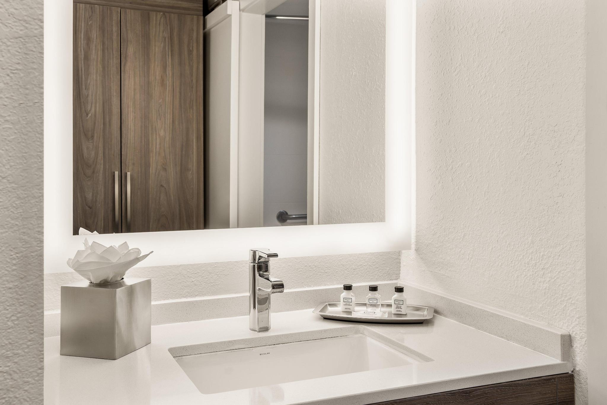 hotel-thumb