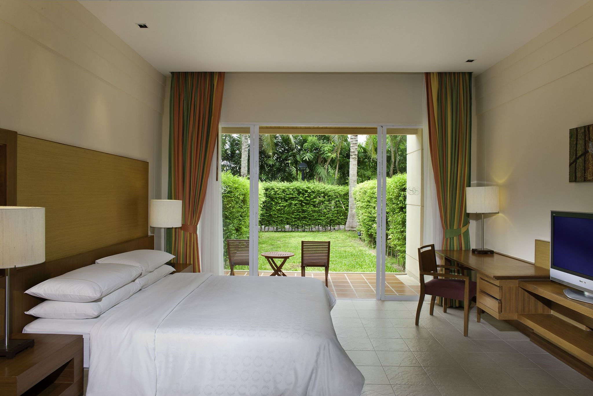 hotel-thumb