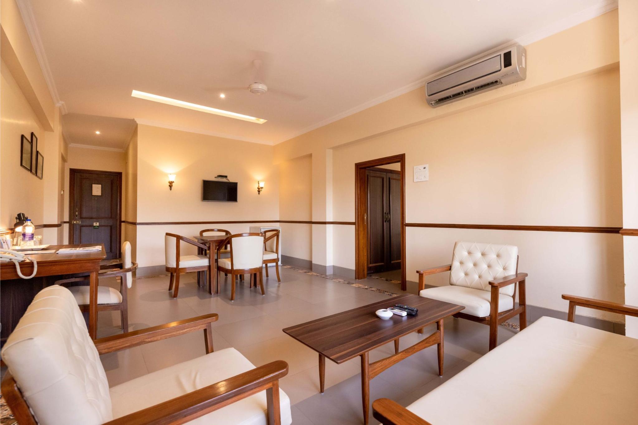 Junior Suite (2 Twin Beds) - Package Rate