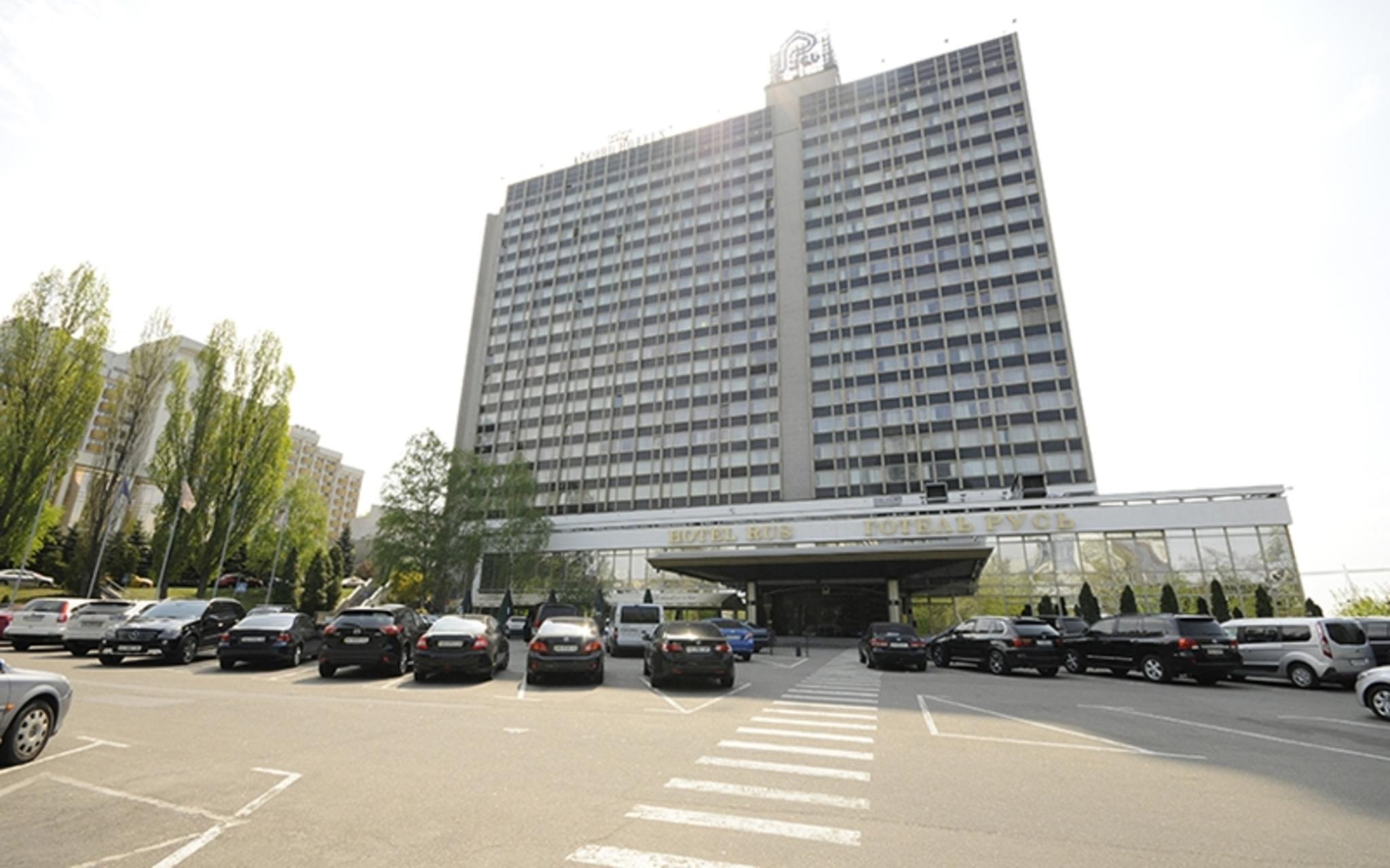 Прогулка джонсона по киеву. Киев, украина (отель «премьер палас»). Отель «премьер – палас украина. Премьер отель киев. Премьер палац киев.