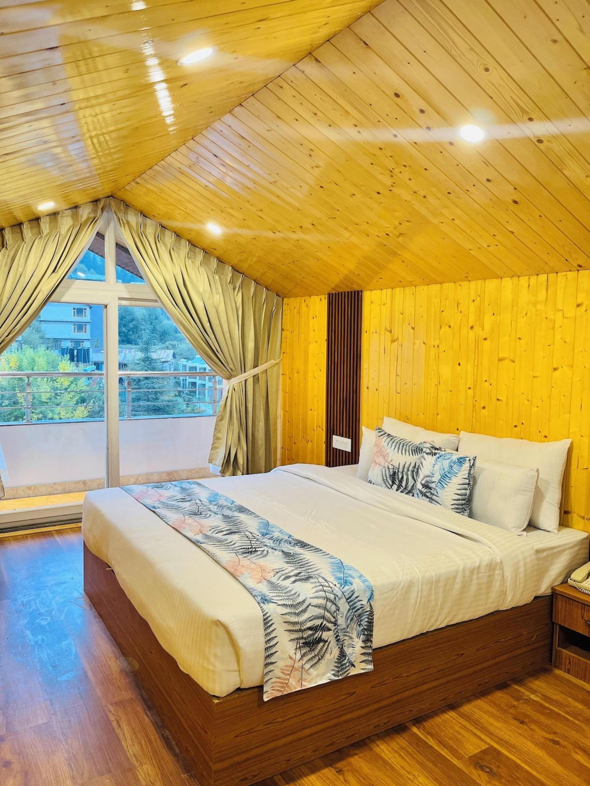 Hotel Skyline Manali