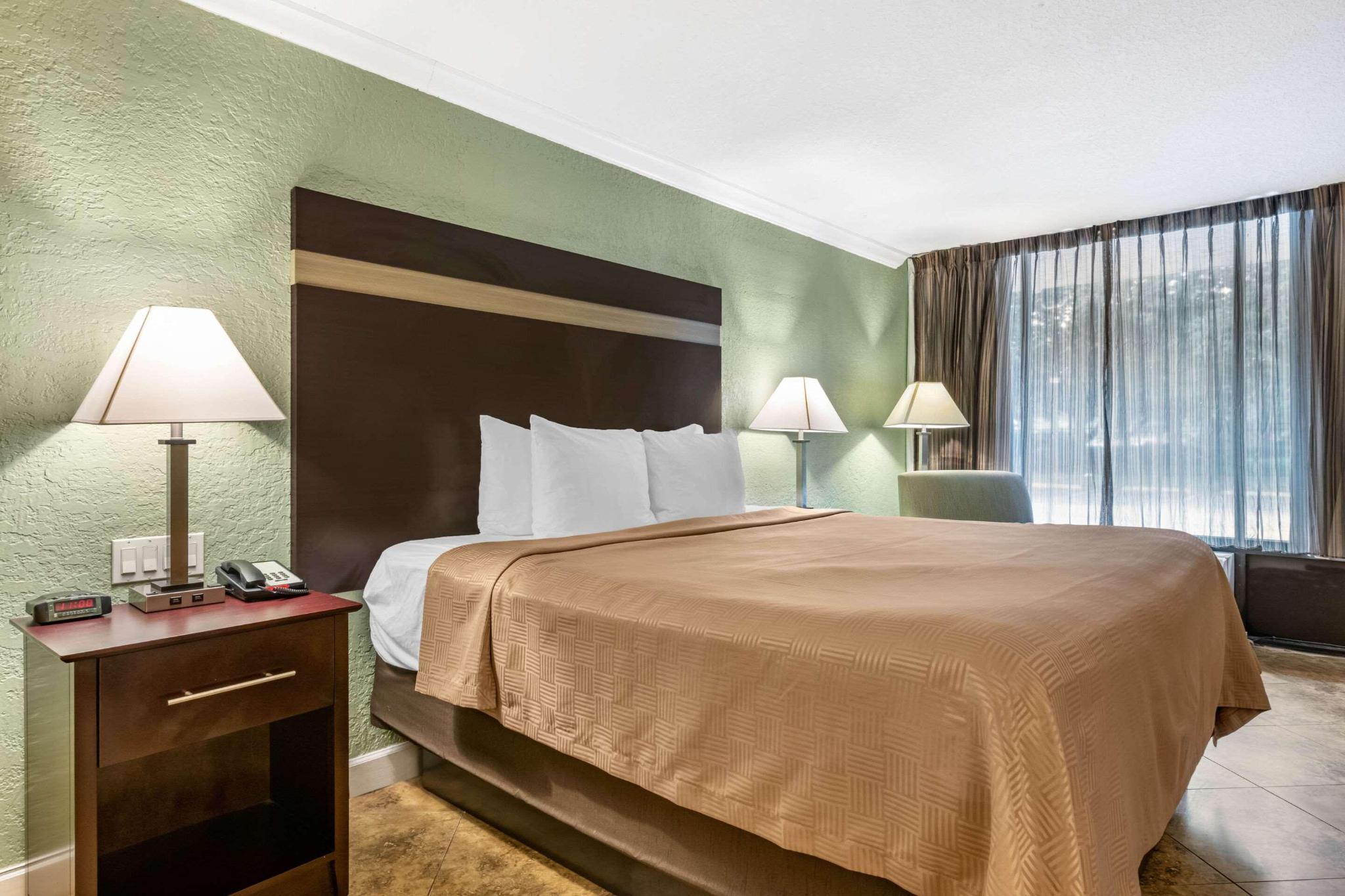 hotel-thumb