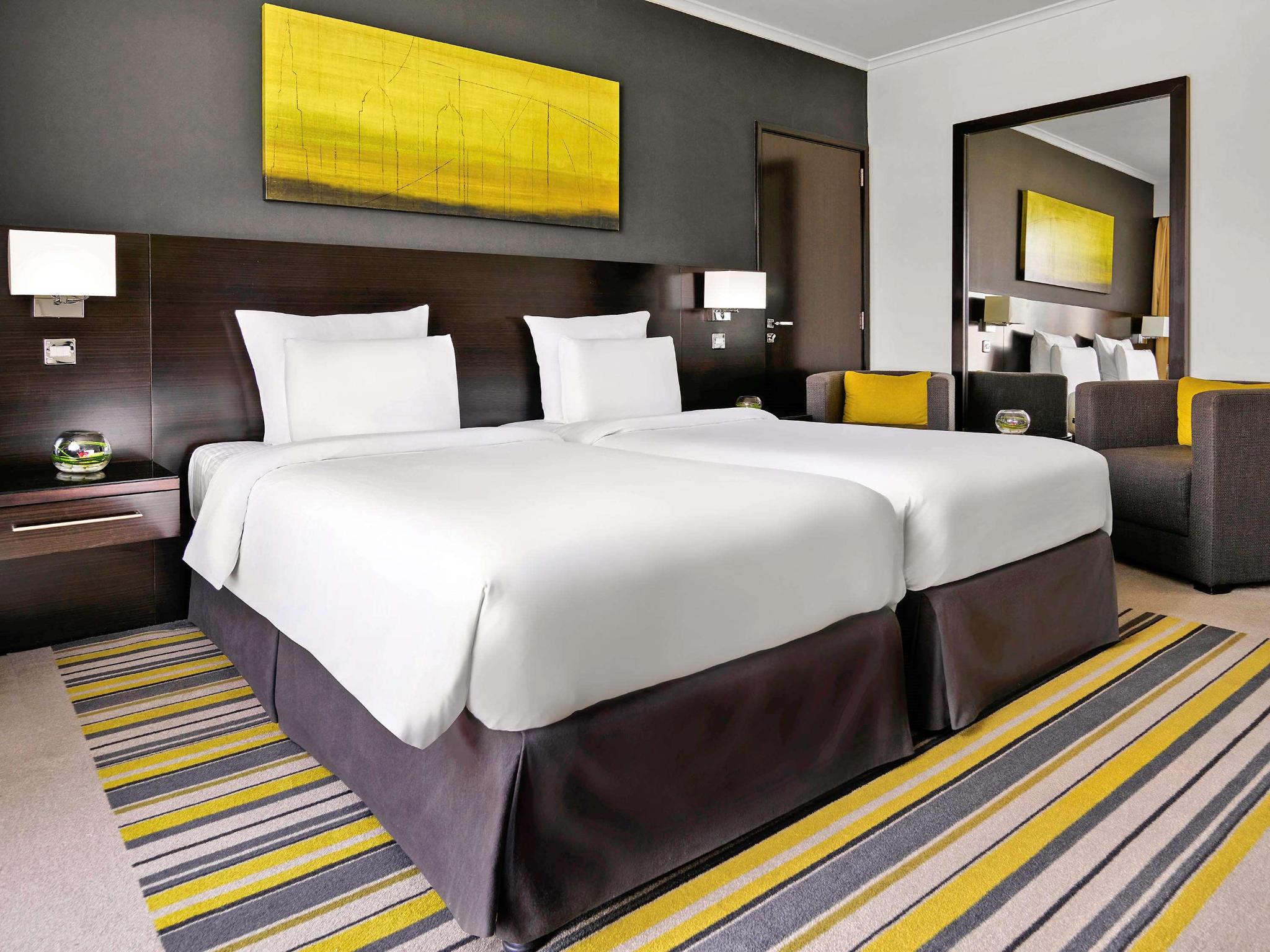 hotel-thumb