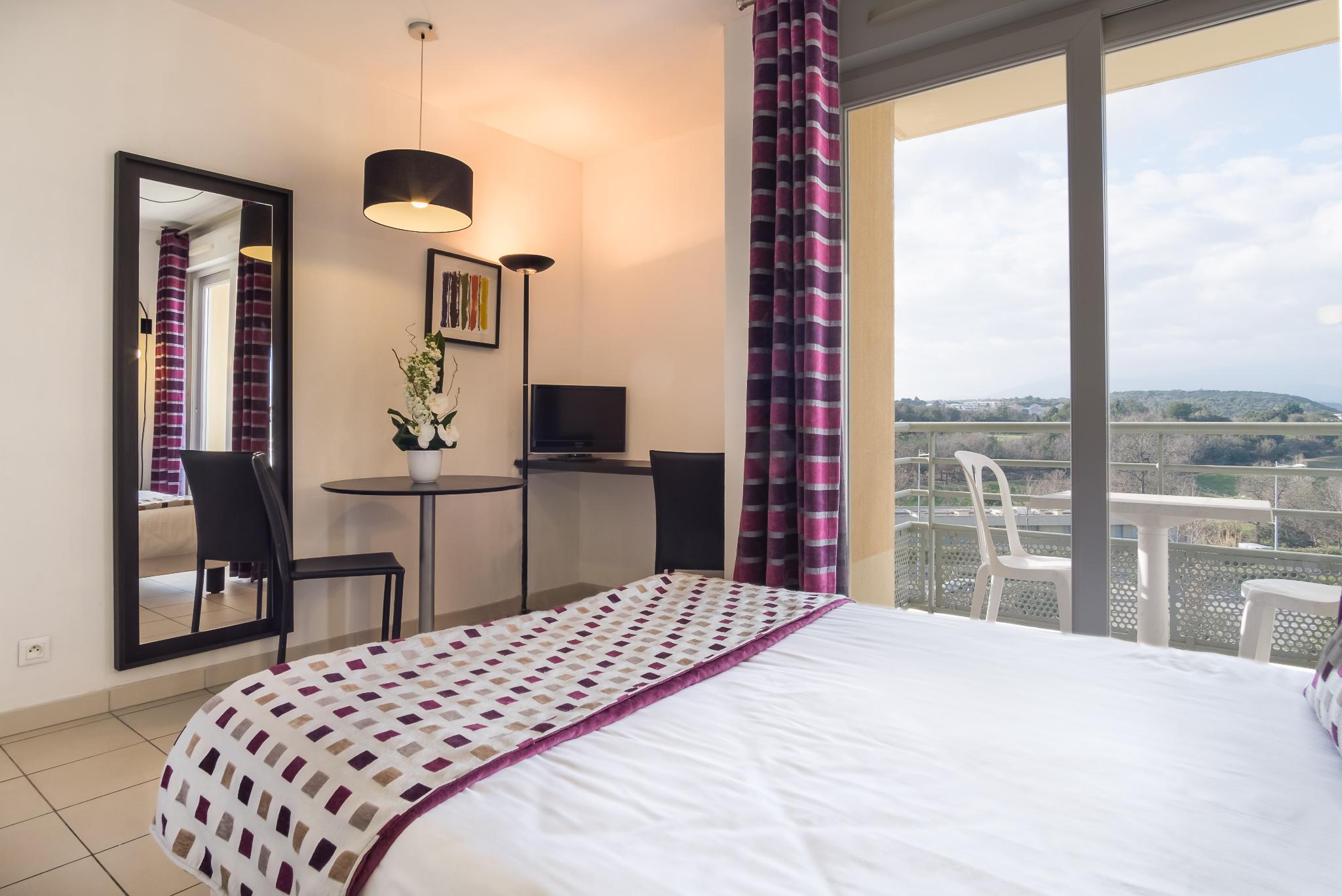 Nemea Appart'Hotel Green Side en Niza Nemea Appart'Hotel Green Side en Niza